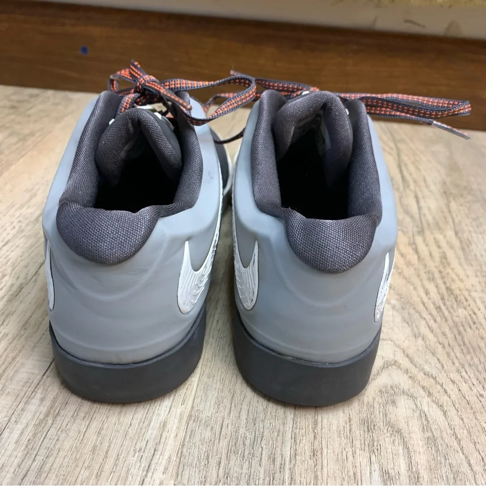 Boys Nike KD Vulc 2 basketball shoe 6.5Y